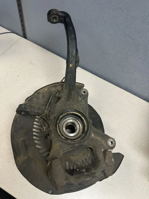 2007-2015 Toyota Tundra Front Right/Passenger 4X4 Used OEM Steering Knuckle Spindle