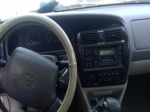 1997-2004 Toyota Avalon 1069445 Front Right/Passenger Used OEM Steering Knuckle Spindle