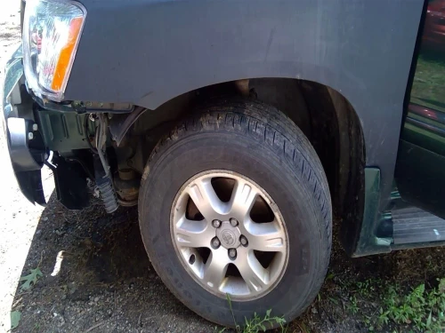 2001-2003 Toyota Highlander 3743841 Front Left/Driver AWD Used OEM Steering Knuckle Spindle