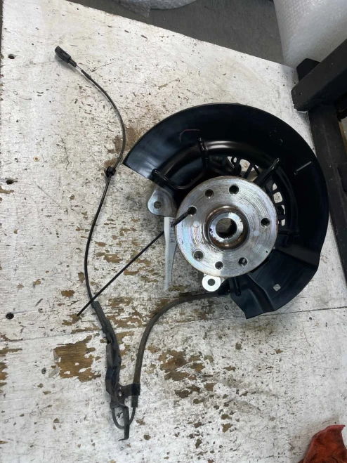 2023-2026 Toyota Crown Front Left/Driver AWD With Hub Used OEM Steering Knuckle Spindle