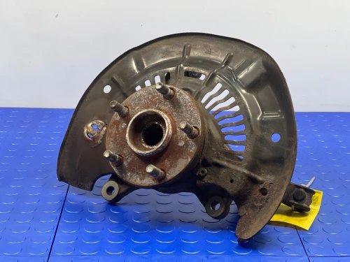 2011-2020 Toyota Sienna 4321108030 Front Right/Passenger FWD Used OEM Steering Knuckle Spindle