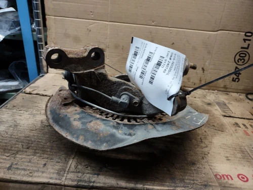 2008-2013 Toyota Highlander 2353567 Front Left/Driver AWD Used OEM Steering Knuckle Spindle