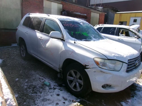 2008-2013 Toyota Highlander 2202608 Front Left/Driver AWD Used OEM Steering Knuckle Spindle