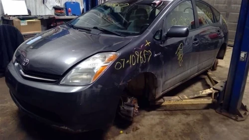 2004-2009 Toyota Prius 10272885 Front Right/Passenger Used OEM Steering Knuckle Spindle