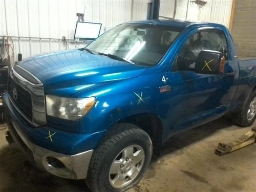 2008-2018 Toyota Sequoia 10239497 Front Right/Passenger Used OEM Steering Knuckle Spindle