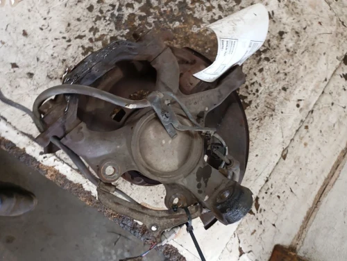 2005-2015 Toyota Tacoma 4225941 Front Right/Passenger Used OEM Steering Knuckle Spindle