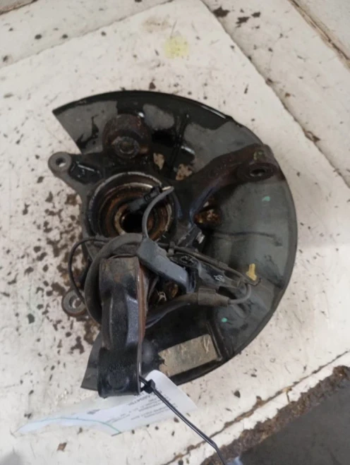 2005-2018 Toyota Avalon 4228500 Front Left/Driver Hybrid Used OEM Steering Knuckle Spindle