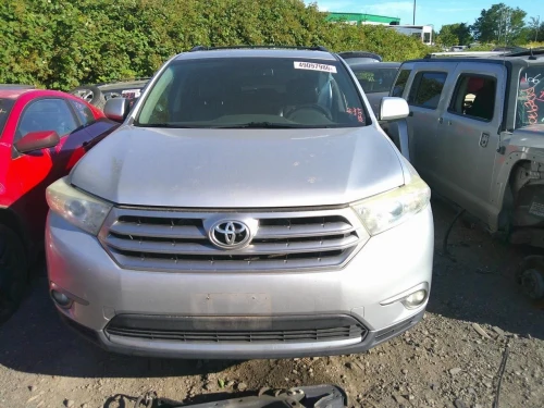 2008-2013 Toyota Highlander 33161744 Front Left/Driver AWD Used OEM Steering Knuckle Spindle