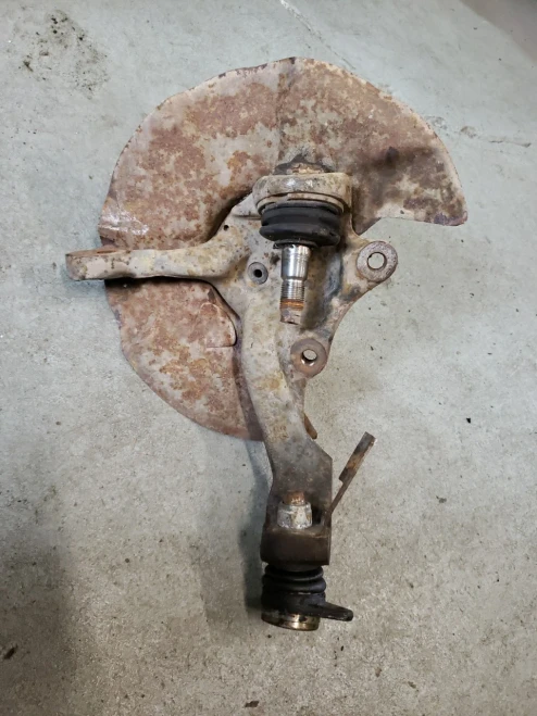 Volkswagen Front Right/Passenger With Bearing Used OEM Steering Knuckle Spindle