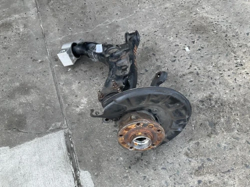 2009-2017 Volkswagen Tiguan Front Right/Passenger With Hub Used OEM Steering Knuckle Spindle