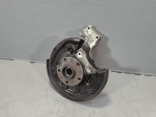 2018-2024 Volkswagen Atlas Left/Driver With Hub Used OEM Steering Knuckle Spindle