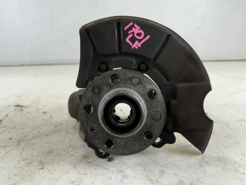 2000-2005 Volkswagen GTI Front Left/Driver With Hub Used OEM Steering Knuckle Spindle