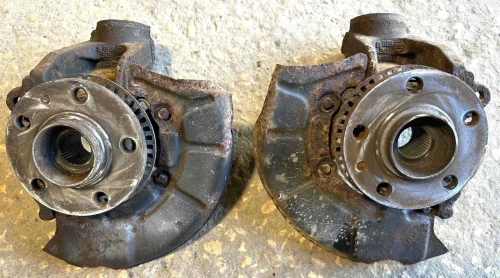1999-2005 Volkswagen Beetle Front With Hub With Bearing Used OEM Steering Knuckle Spindle