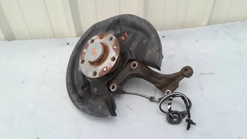 2012-2019 Volkswagen Beetle Rear Left/Driver FWD With Hub Used OEM Steering Knuckle Spindle