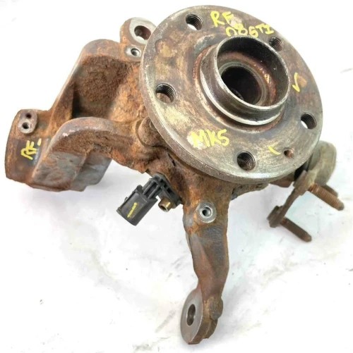 Volkswagen Eos Front Right/Passenger With Hub With Bearing Used OEM Steering Knuckle Spindle