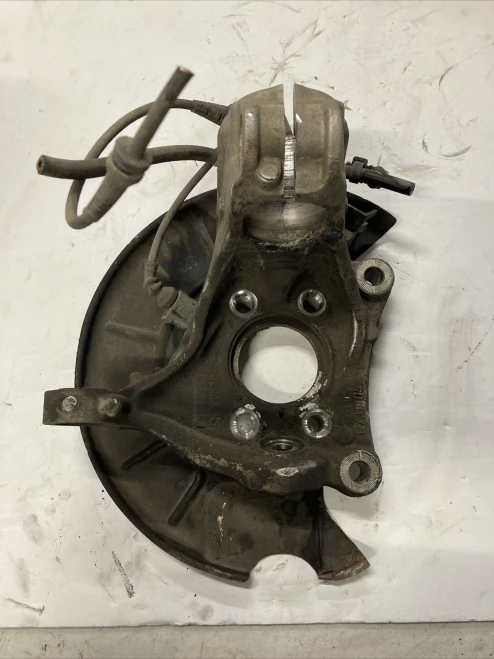 2006 Volkswagen Passat 3C0407257F Front Left/Driver Used OEM Steering Knuckle Spindle