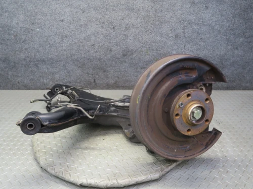 1999-2003 Volkswagen EuroVan Rear Left/Driver With Hub With Bearing Used OEM Steering Knuckle Spindle