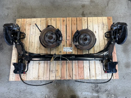 2000 Volkswagen Cabrio Disc Brake Used OEM Steering Knuckle Spindle