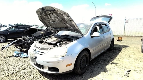2009-2018 Volkswagen Tiguan 33305958 Front Right/Passenger Used OEM Steering Knuckle Spindle