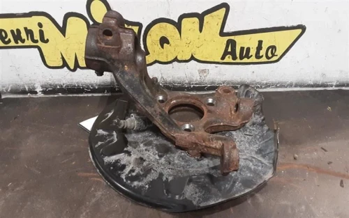 2015-2019 Volkswagen Golf 1415784 Front Left/Driver Used OEM Steering Knuckle Spindle