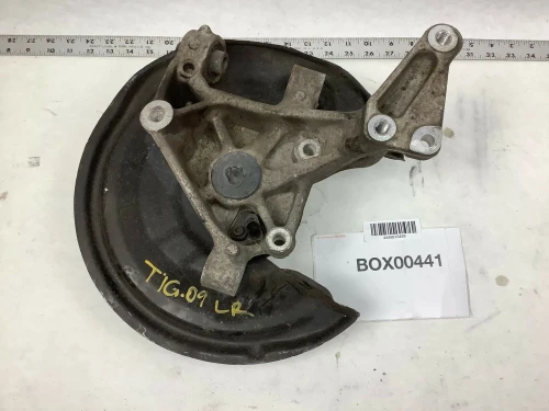 2009 Volkswagen Tiguan Rear Right/Passenger With Hub Used OEM Steering Knuckle Spindle
