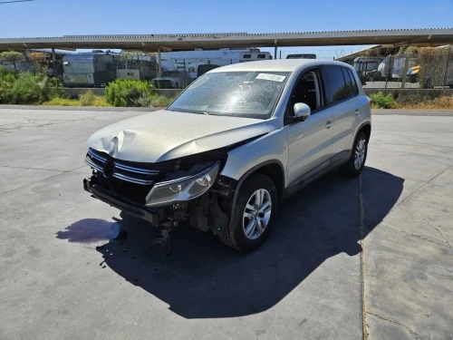 2009-2018 Volkswagen Tiguan 32659894 Front Right/Passenger Used OEM Steering Knuckle Spindle