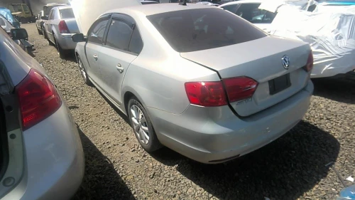 2012-2022 Volkswagen Passat 32981220 Front Right/Passenger Used OEM Steering Knuckle Spindle