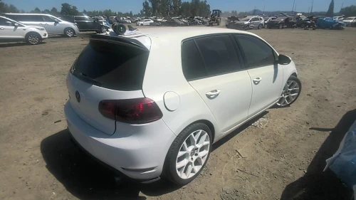 2009-2018 Volkswagen Tiguan 33123953 Front Right/Passenger Used OEM Steering Knuckle Spindle