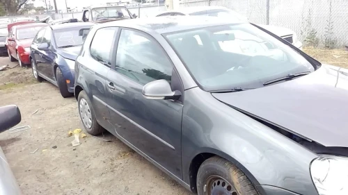 2009-2018 Volkswagen Tiguan 33064425 Front Left/Driver Used OEM Steering Knuckle Spindle