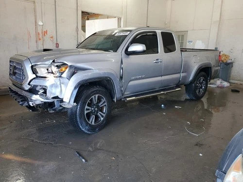 2018 Toyota Tacoma Rear Axle W/O Electr Used OEM Differential Carrier Assembly used OEM rear differential carrier assembly