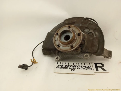 2001-2007 Volvo XC70 Front Right/Passenger With Hub Used OEM Steering Knuckle Spindle