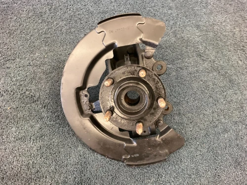 2007-2013 Volvo C30 30760281 Front Right/Passenger With Bearing Used OEM Steering Knuckle Spindle