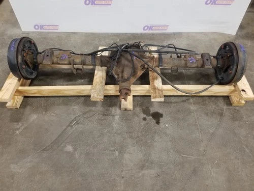 2006 06 Silverado 1500 5.3L Rear Carrier Differential Axle 3.23 Gear Used OEM Rear Differential Carriers used OEM rear