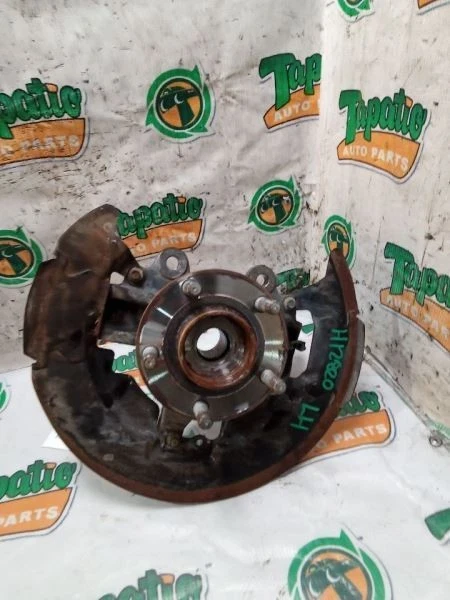 2006-2013 Volvo C70 3540014 Front Left/Driver Used OEM Steering Knuckle Spindle