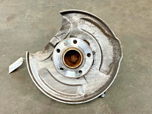 2018-2026 Volvo XC60 Rear Right/Passenger With Hub Used OEM Steering Knuckle Spindle
