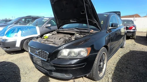 2006-2013 Volvo C70 32585235 Front Left/Driver Used OEM Steering Knuckle Spindle