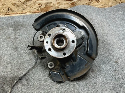 2015-2018 Volvo V60 Front Left/Driver FWD With Hub Used OEM Steering Knuckle Spindle