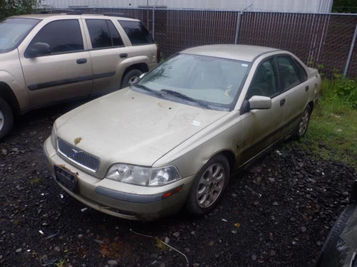 2001-2004 Volvo 32920872 Front Left/Driver Used OEM Steering Knuckle Spindle
