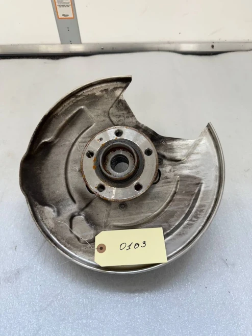 2016-2025 Volvo XC90 31658319 Rear Left/Driver With Hub Used OEM Steering Knuckle Spindle