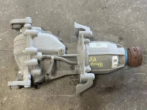 2016-2018 Ford Edge Lincoln Mkx 3.5L Rear Axle Used OEM Rear Differential Carriers used OEM rear differential carrier