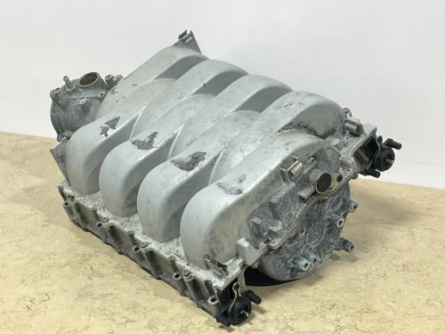 2007-2008 Audi / Volkswagen Q7 / Touareg 4.2L V8 Used OEM Intake Manifold 079133185