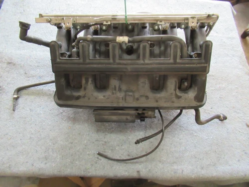 1999-2000 BMW Z3 / 323I / 328I / 528I 2.5L / 2.8L M52 M54 Used Intake Manifold