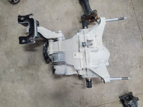 2022 Jeep Jeep Wagoneer Rear Differential Axle Carrier 5.7L Used OEM Rear Differential Carriers used OEM rear differential