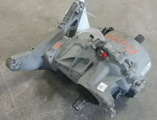 2019-2022 Jeep Cherokee Rear 3.73 Ratio Used OEM Rear Differential Carriers used OEM rear differential carrier assembly