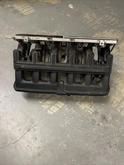 BMW 325i / 525i Used OEM Intake Manifold 7523290
