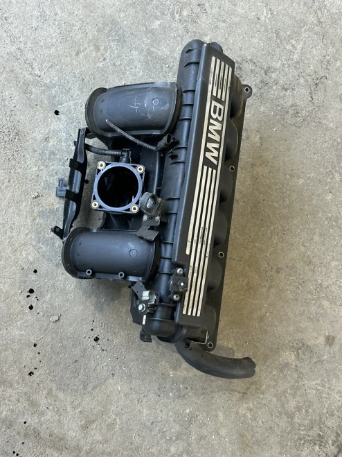 BMW 328i / 528i / 528xi N52 Used OEM Intake Manifold