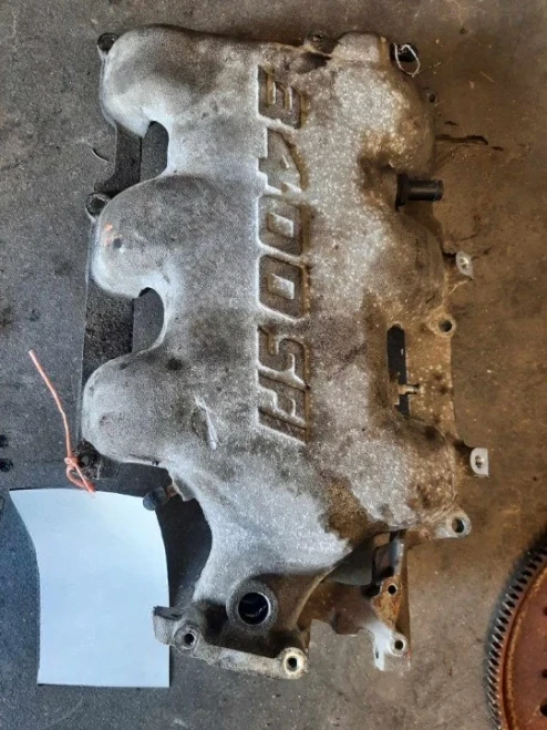 2000-2005 Chevrolet Impala 3.4L Upper Used OEM Intake Manifold