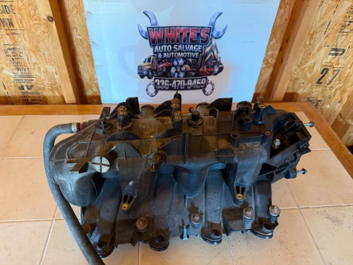 2003-2006 Chevrolet / GMC Silverado / Sierra 5.3L / 6.0L With Throttle Body Used OEM Intake Manifold
