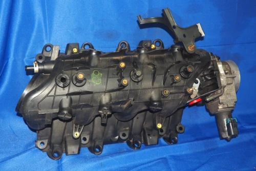 2004-2007 Chevrolet / GMC Express / Savana 4.8L / 5.3L / 6.0L Used OEM Intake Manifold