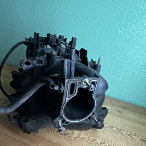 2004-2007 Chevrolet / GMC Express / Savana 5.3L / 6.0L Used OEM Intake Manifold